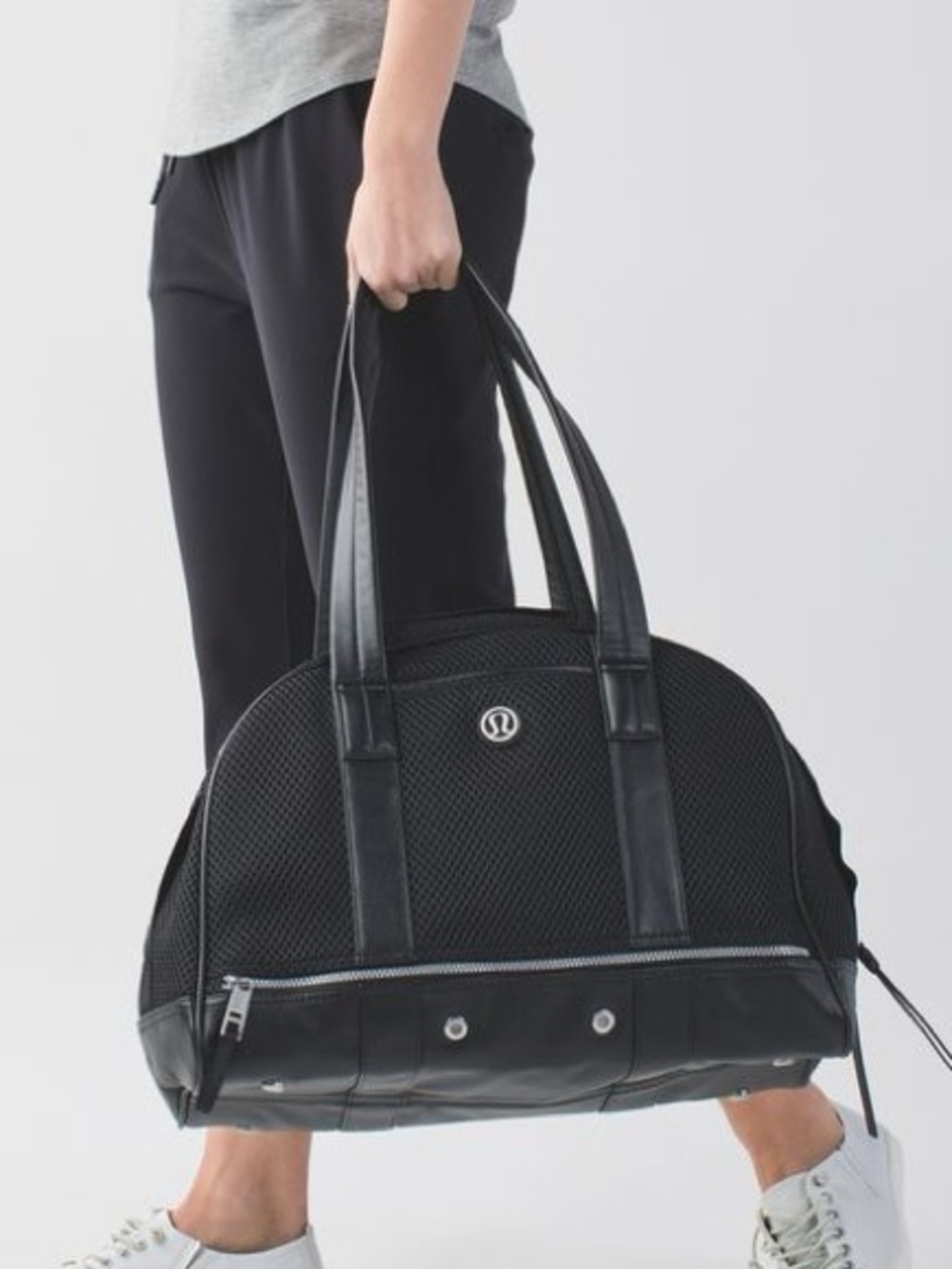 LULULEMON ATHLETICA OM FOR ONE DUFFEL BAG IN FAIR CONDITION BLACK